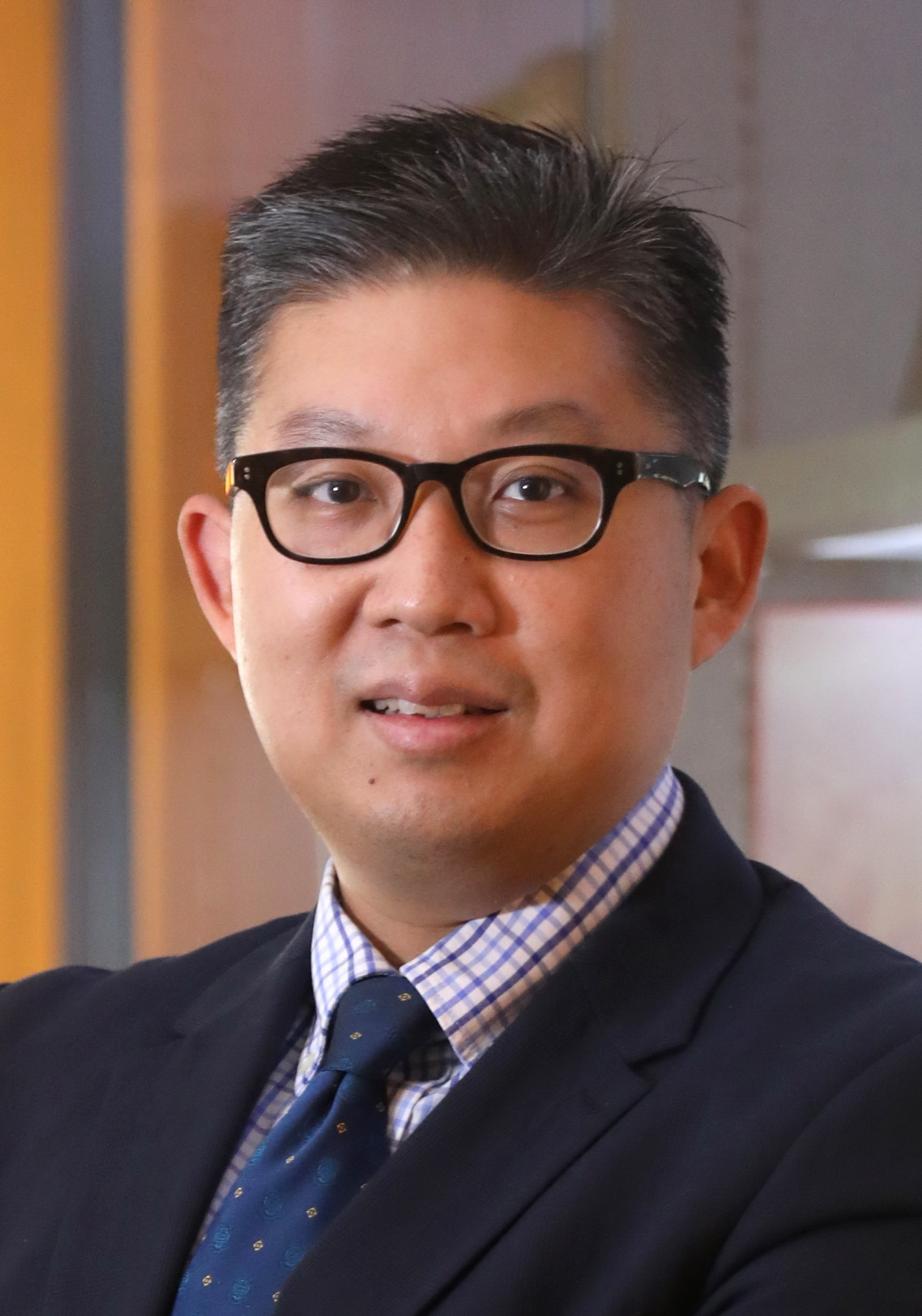 Dr Michael Tiong Hong CO
