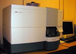 FACS Calibur flow cytometer / cell sorter
